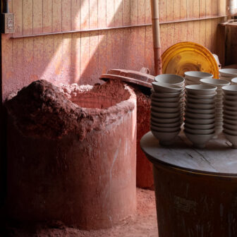 (有)カネ芳製陶所 芳泉窯